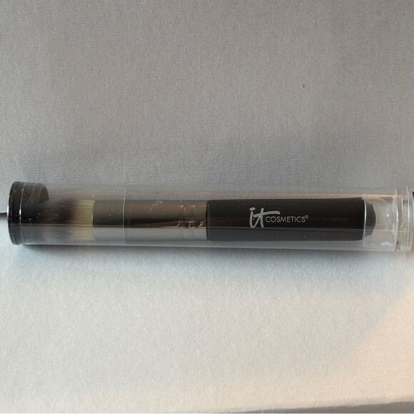 IT Cosmetics Heavenly Luxe Pointed Precision Complexion Brush #11 - Picture 2 of 4